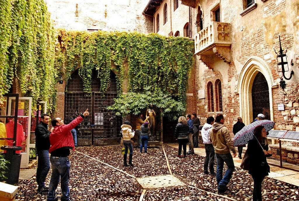 Following The First Digital Nomad Footsteps: Your Itinerary Through Shakespeare's Italy and the Paradox of His 'Lost Years'