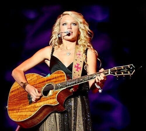 Beyond Taylor Swift's 'CANCELLED!': What the Song Says About Loyalty and Friendship Pruning