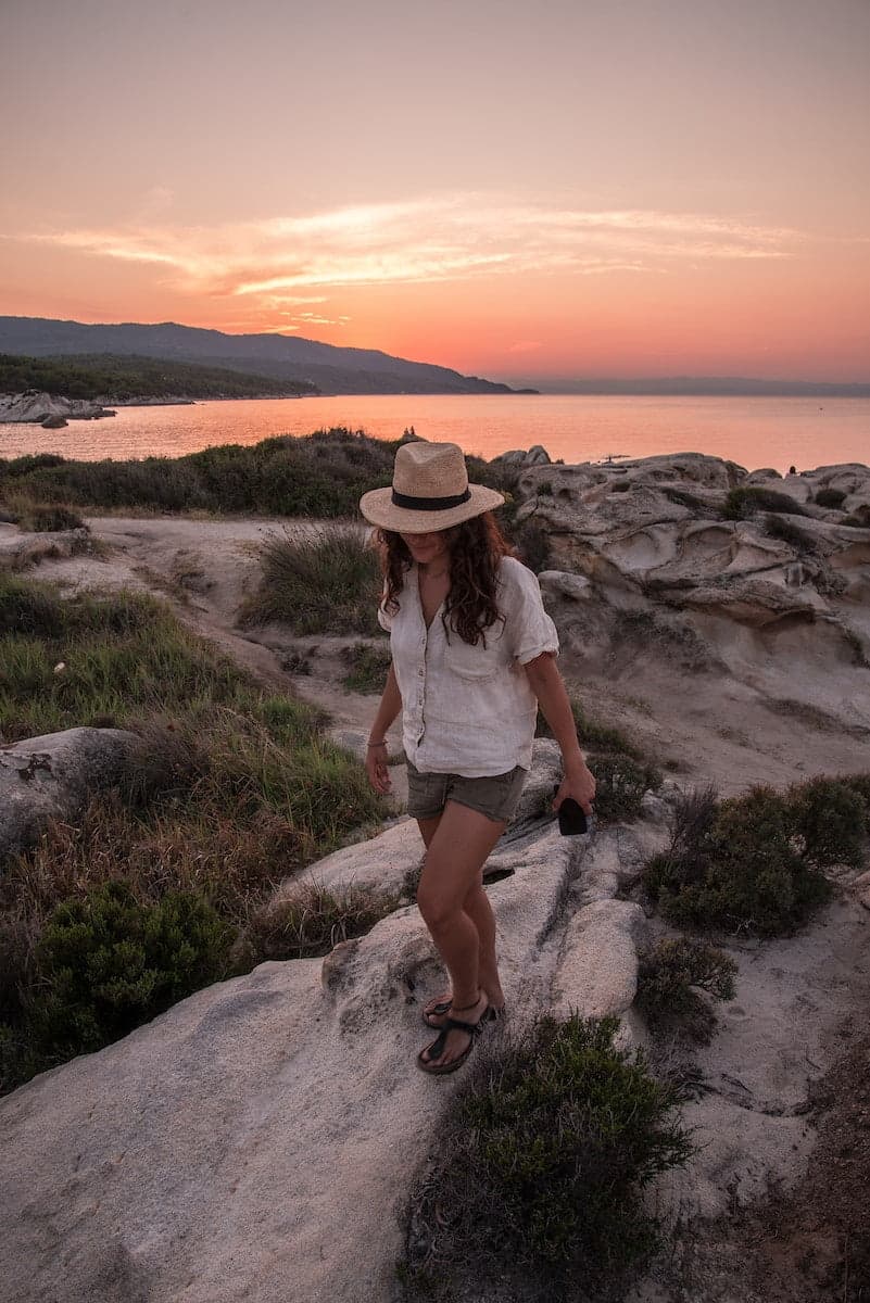 what to wear in your holiday to uplift your emotions and wellbeing?