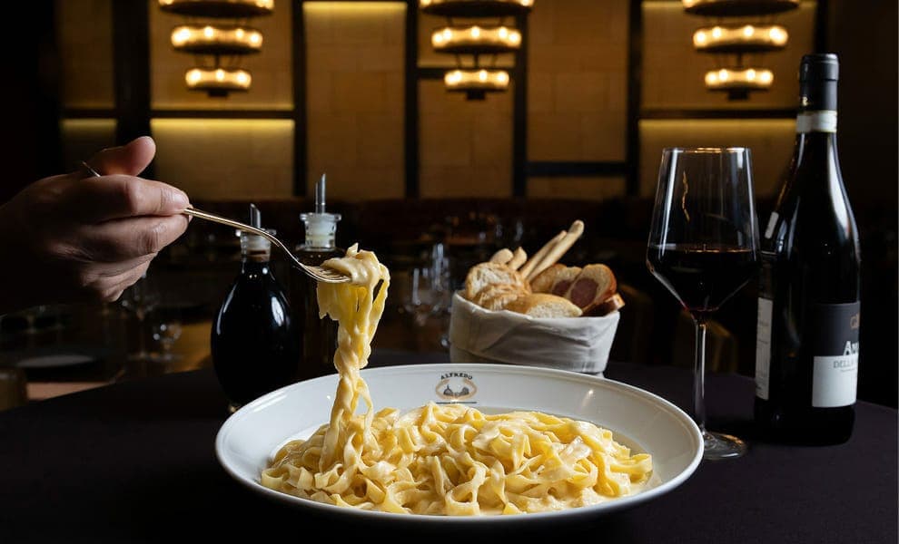 lugares-comer-pasta-fettuccine-alfredo-alta